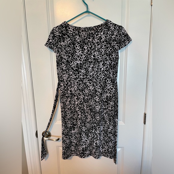 Tahari petite dress - Picture 8 of 8